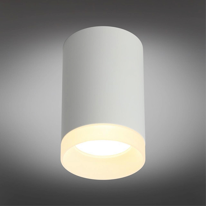 Светильник Omnilux OML-100709-01